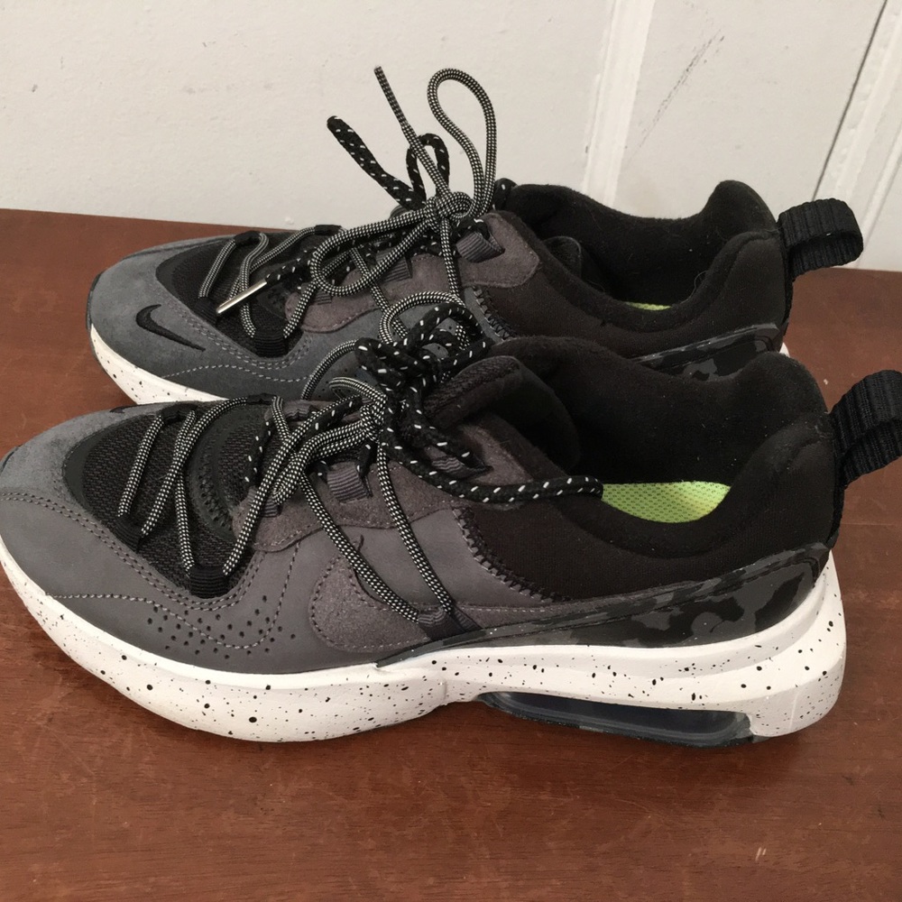 Nike Air Max Viva in ‘Iron Grey DB5268-002 . Size 7.